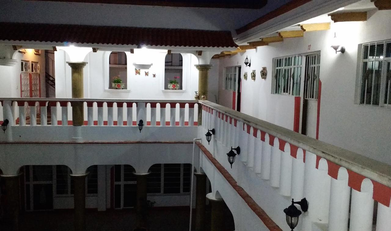 ホテル カーサ ニーナ Oaxaca エクステリア 写真